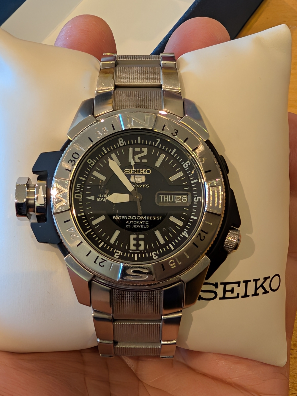 SEIKO 5 Men's Stainless Steel Black Dial Sports SKZ225 Automatic Watch - Picture 7 of 13